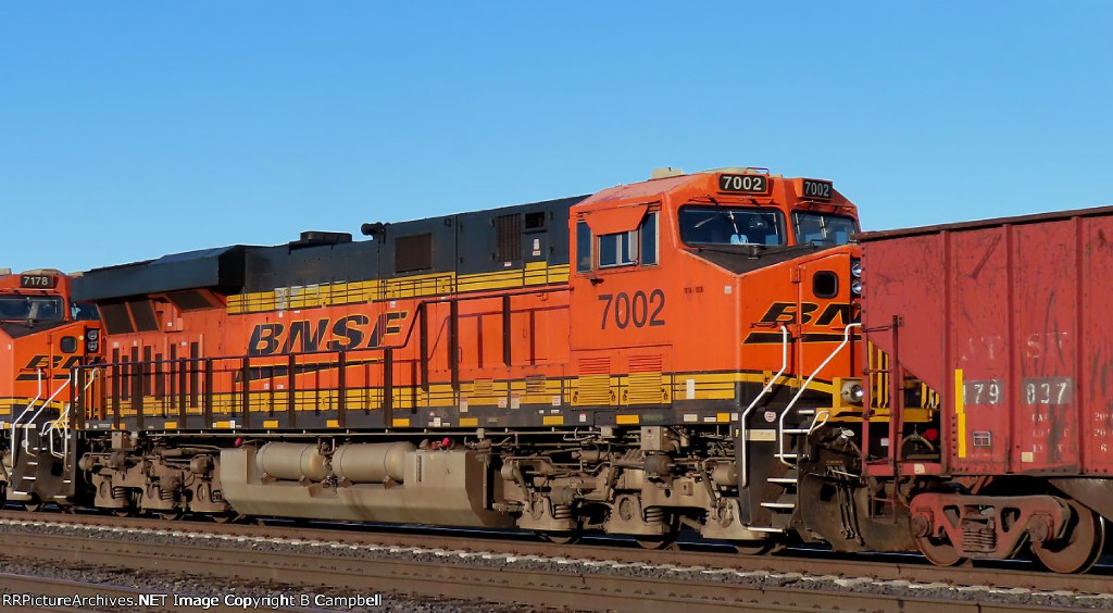 BNSF 7002